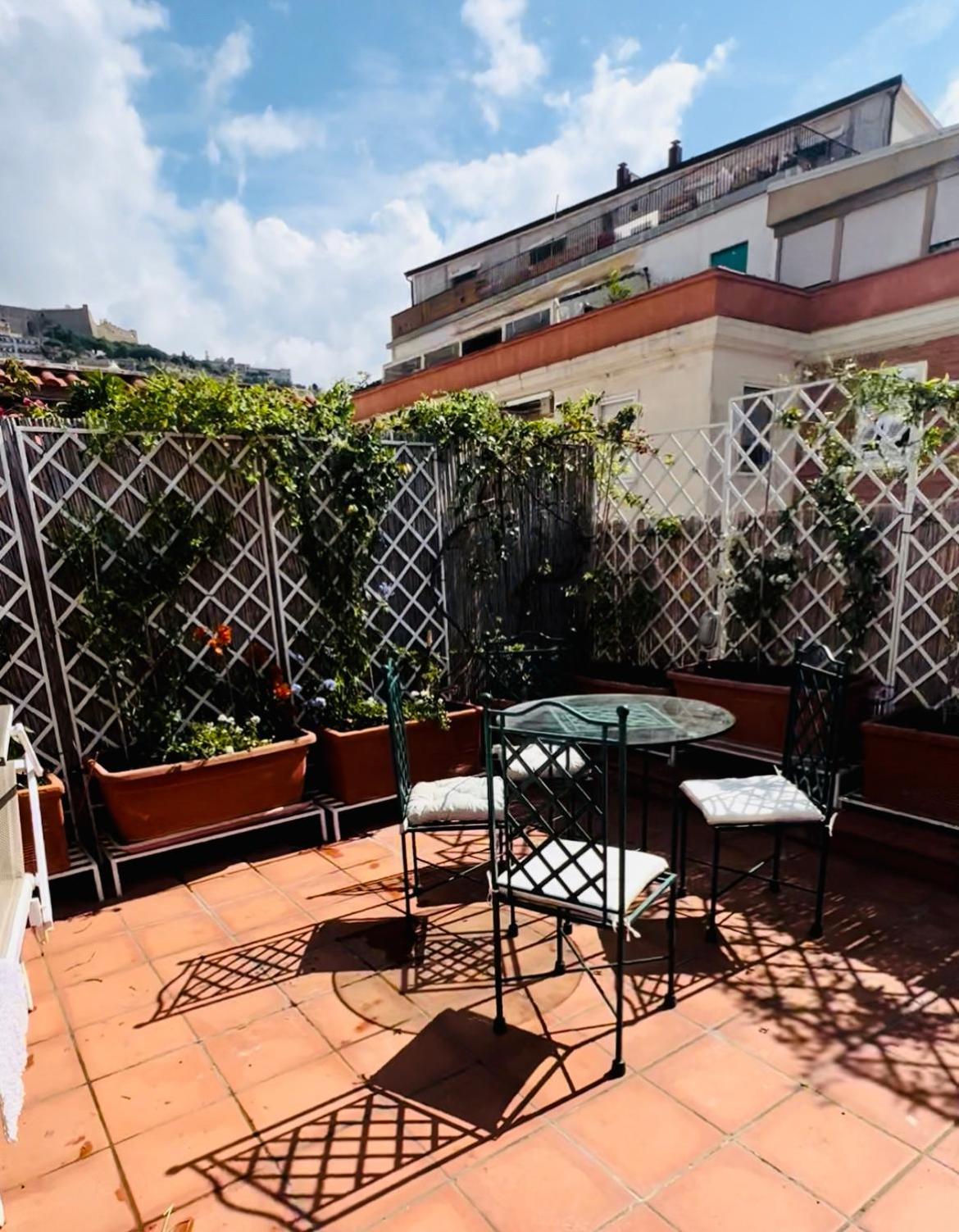 Le Terrazze Di Chiaia Apartment เนเปิลส์ ภายนอก รูปภาพ